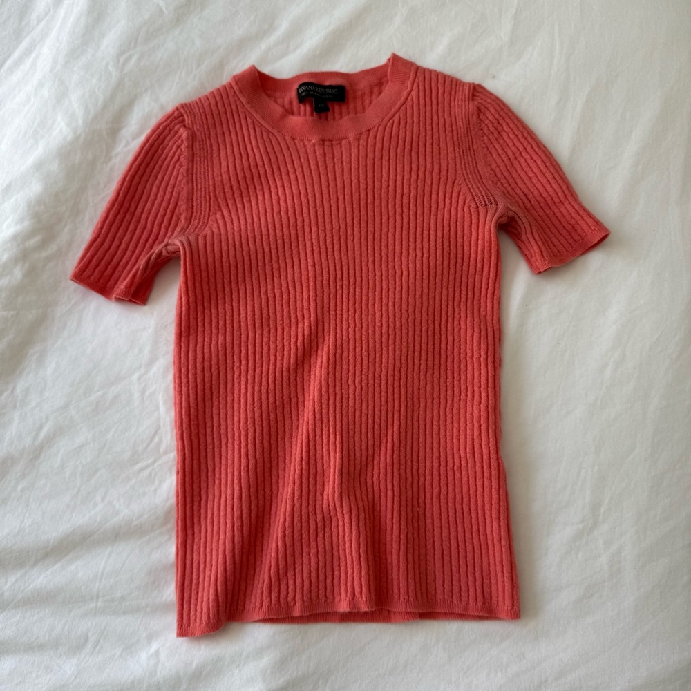 Coral Ribbed Short Sleeve Top